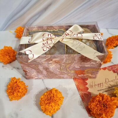 Hard gift box with clear top